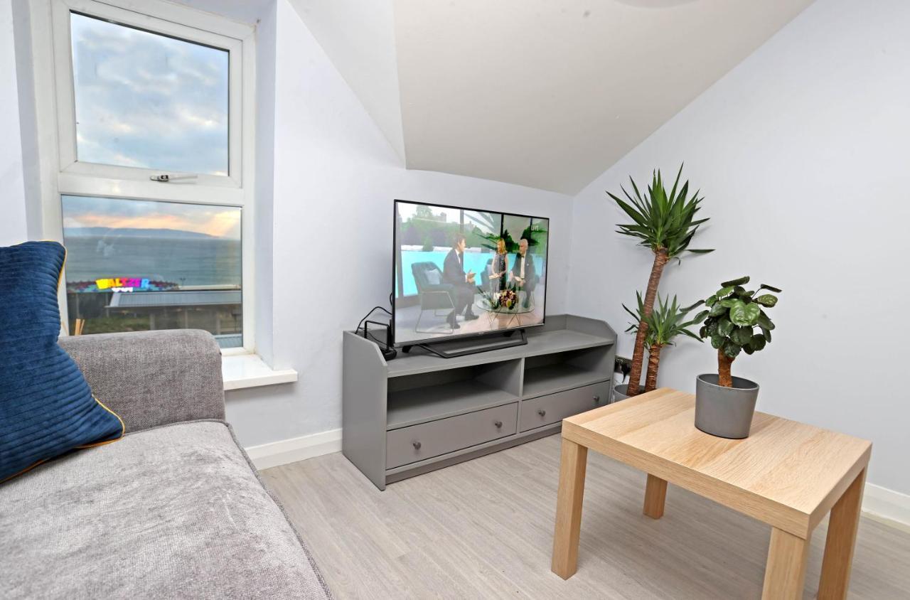 Entire Penthouse Apartment With Sea Views Portrush Extérieur photo
